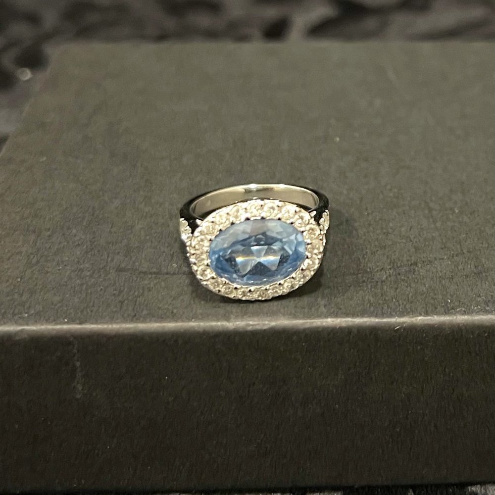 Blue Topaz Oval Cut surrounded by Halo of Rhinestones Ster. Silver Setting *New
